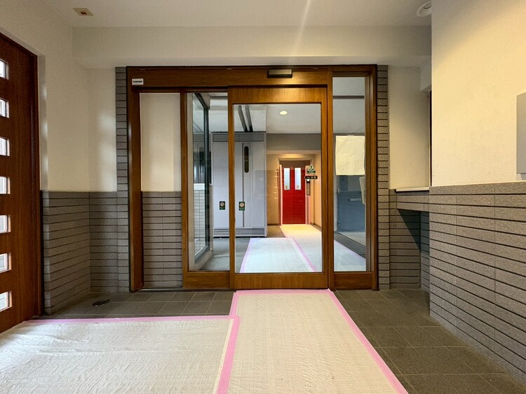 エントランス エントランス内部は、管理が行き届き清潔な共有スペースとなっています。