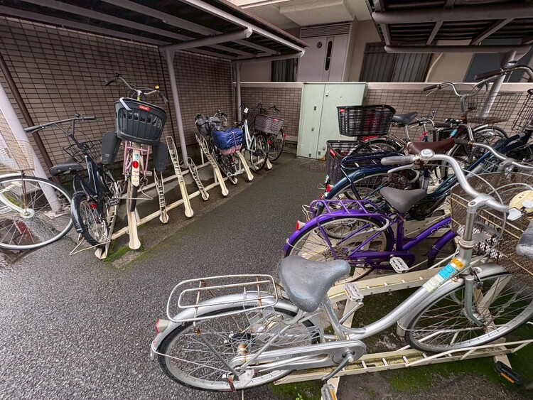 その他 きちんと整備された駐輪場。住む方の心遣いが感じられます。