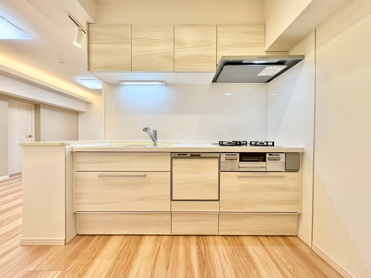 キッチン スマートな意匠と充実の機能を備えたキッチンが、暮らしにおいしい彩りを添えます。