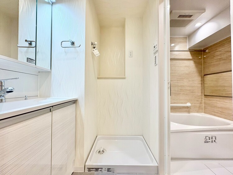 洗面 清潔感と心地よさを重視した、上質感漂うパウダールーム。