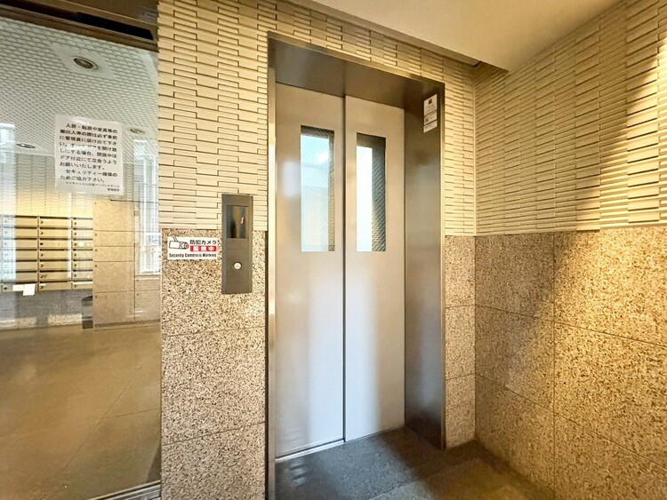設備 エレベーターの管理も、きちんと行き届いてます。