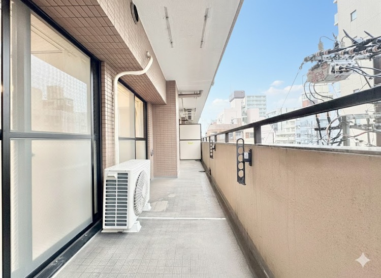 バルコニー 暮らしの中で、光と風を演出してくれるバルコニー。