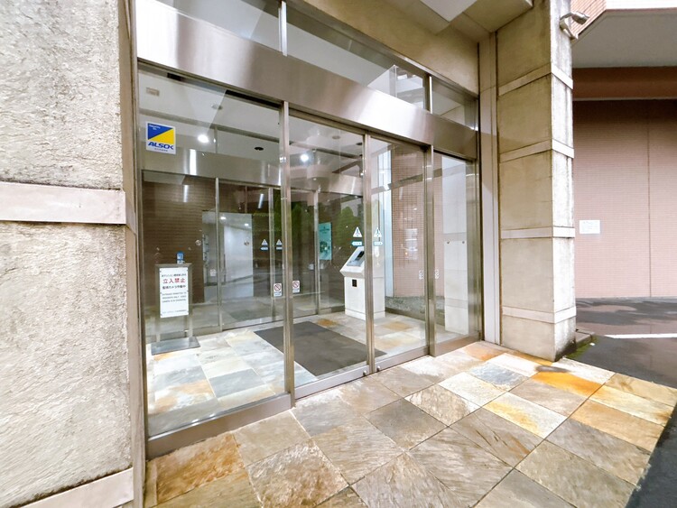 エントランス 外と内をつなぐエントランスは、まさに顔となる場所。