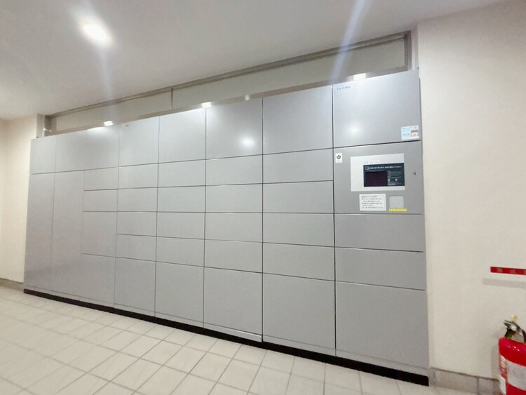 設備 共用部分の宅配ボックスです。留守中の荷物受け取りもできるので、安心して外出ができますね。