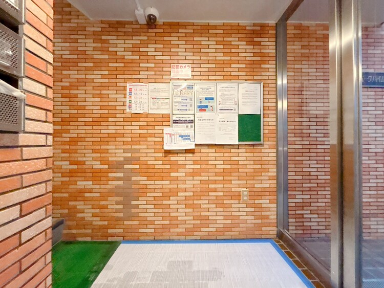 エントランス エントランス内部は、管理が行き届き清潔な共有スペースとなっています。