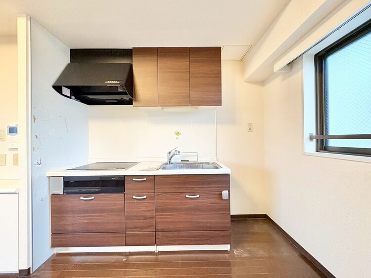 キッチン スマートな意匠と充実の機能を備えたキッチンが、暮らしにおいしい彩りを添えます。