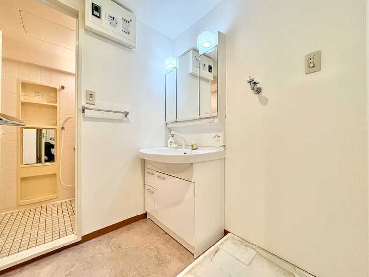 洗面 清潔感と心地よさを重視した、上質感漂うパウダールーム。