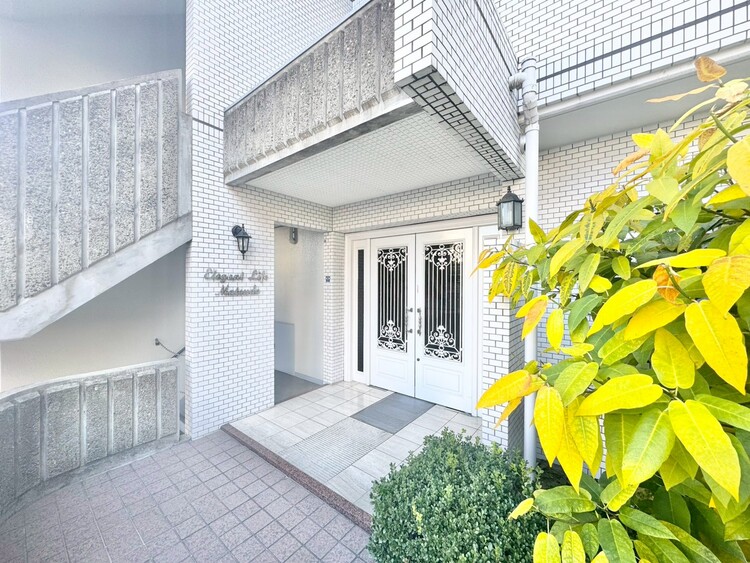 エントランス 外と内をつなぐエントランスは、まさに顔となる場所。