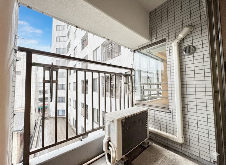 バルコニー 暮らしの中で、光と風を演出してくれるバルコニー。