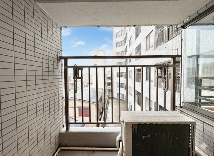 バルコニー 頬をなでる、優しい風を感じることが出来ます。