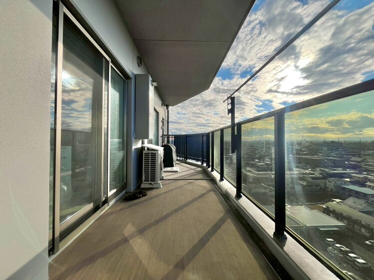 バルコニー 暮らしの中で、光と風を演出してくれるバルコニー。