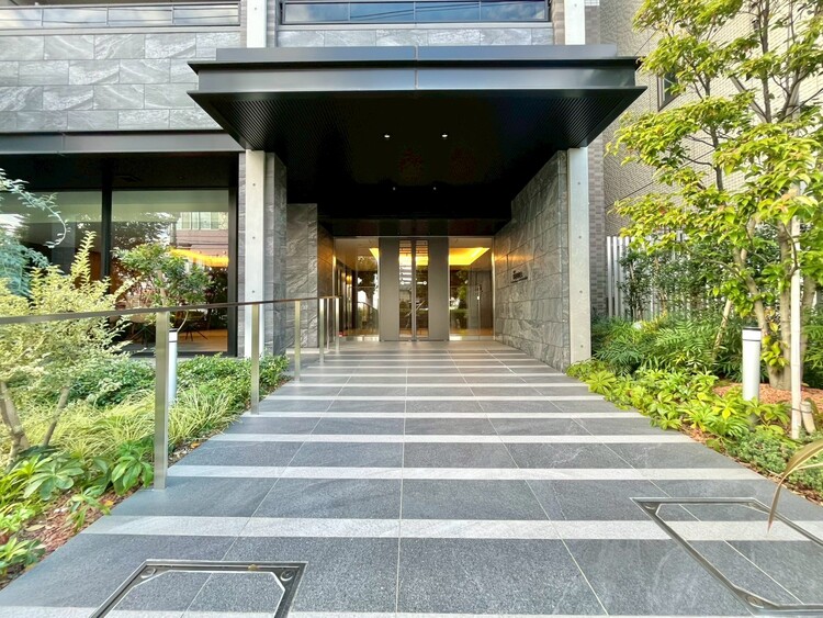 エントランス 外と内をつなぐエントランスは、まさに顔となる場所。