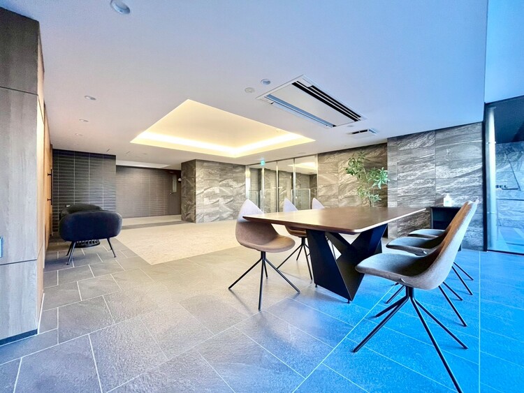 エントランス エントランス内部は、管理が行き届き清潔な共有スペースとなっています。