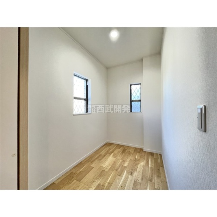 収納 たっぷり収納できる１階の納戸