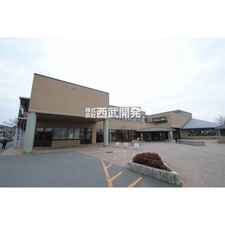 周辺 日高市立図書館(約1080m)