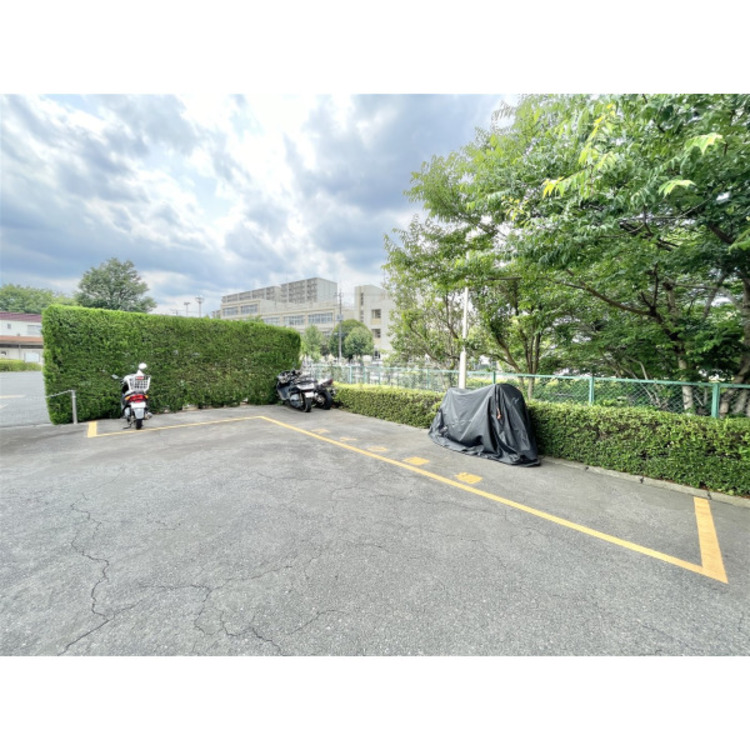 その他 敷地内バイク置場
