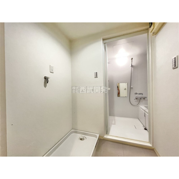 内装 脱衣所、防水パン設置済み