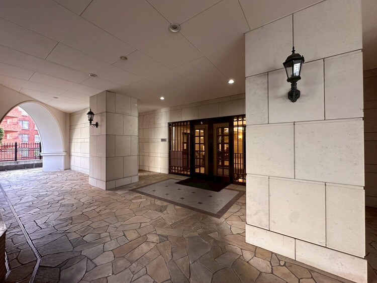 その他 上質感漂う玄関アプローチです。