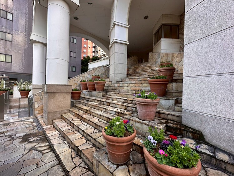 その他 マンションの敷地内には、中庭もございます。