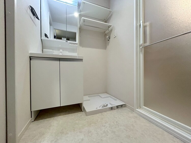 その他 十分な広さの脱衣所。