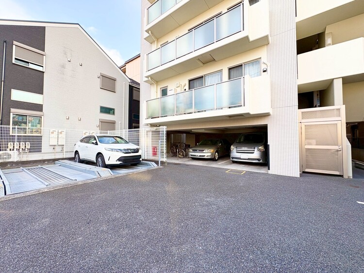 その他 駐車スペースが嬉しいですね。※空き状況は都度ご確認下さい。