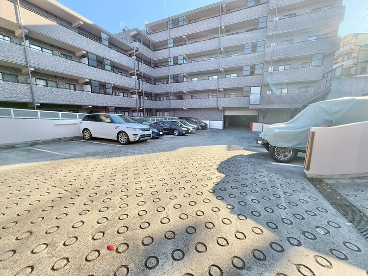 その他 駐車スペースが嬉しいですね。※空き状況は都度ご確認下さい。