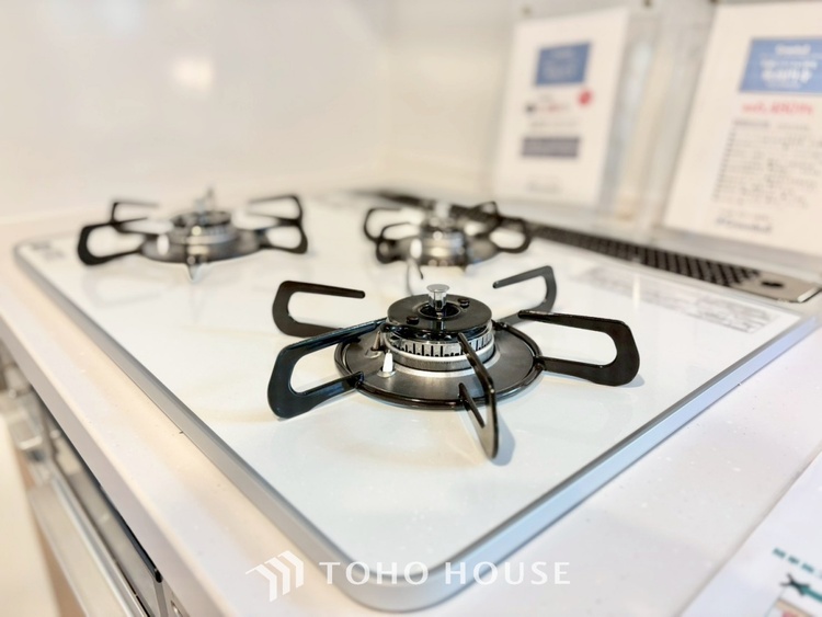 内装 【Kitchen】一歩一歩踏みしめる喜びを。光り眩い羨望のリビングへ。一歩一歩を踏みしめて家族の集う幸せの場所へ。すべてがクライマックスのマイベストホーム。