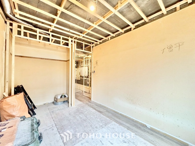 内装 ◆子供部屋◆冷涼な風、そよぐリビング。だんらんの場所はここから始まり、ここで終わる。家族の笑顔が集う素敵な場所だから、こだわり抜いた思いが詰まっているのだと思う。