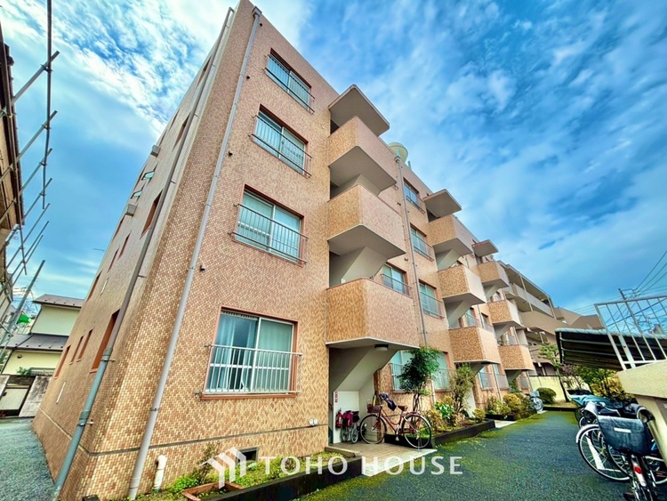 外観 ◆共有空間◆些細な事でほっぺを膨らまして怒る君。それでも僕達はこれからも一緒だよ。喧嘩をしても離れたくないから一つはさんだ同じ場所にいる。分かるよ。そこに君が