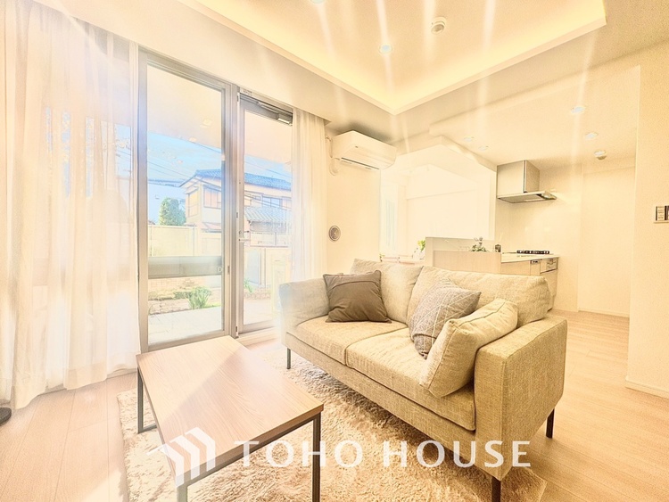 内装 ◆癒しの空間◆室内構成に拘り採光とセンスを散りばめた空間。それは『柔らかさ』に似た素敵な居場所。そこに暮らす人のことを考えつくり出したものは『癒し』という心地よい居場所なんだと思う