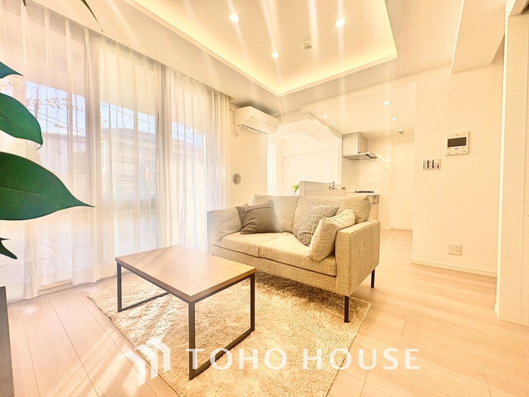 内装 ◆ここに在る◆事も無げに美しく、伝えるには筆舌に尽くし難い。豪華絢爛や華美と言う事ではなく、住まう者にとって暮らし易く心地がいいと言う美しさがこの住まいには込められている。