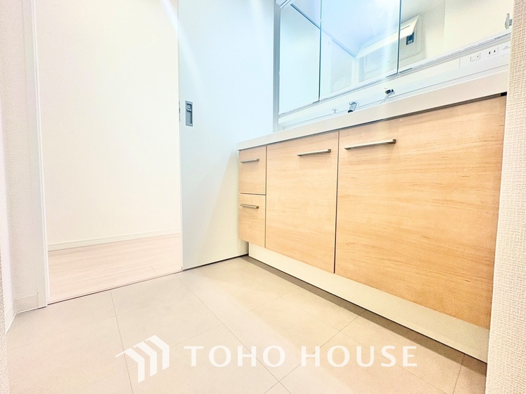 洗面 ◆洗面◆清潔感のある水回り。白で統一されたスタイリッシュな空間。毎日使う場所だから究極にシンプルにこだわりました。