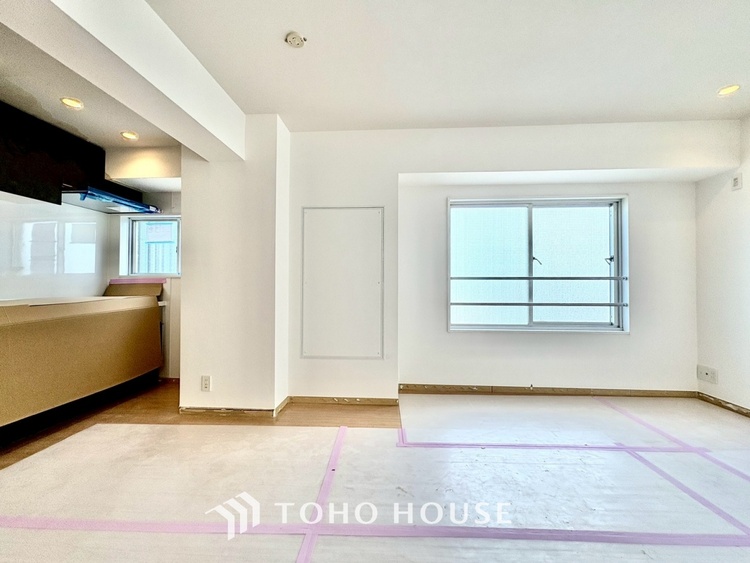 内装 ◆瀟洒な空間◆落ち着きのある彩が見事に調和させた瀟洒な空間を演出。ここに集まる家族の会話と笑顔が絶え間なく続く幸せな空間。