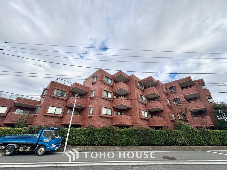 内装 【living】居心地のいい暮らしには欠かせない眩い採光。