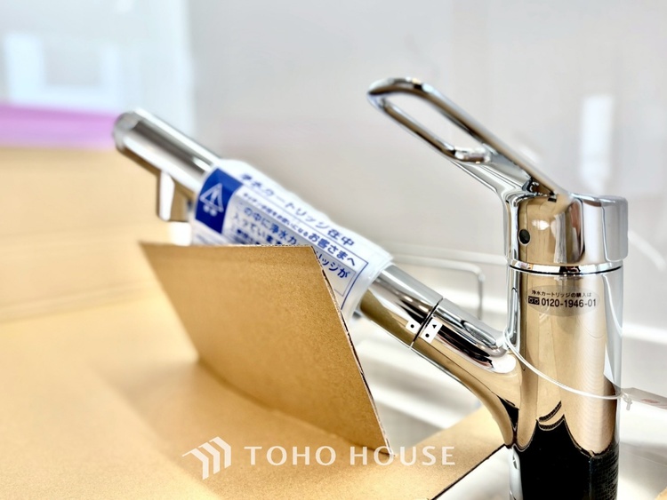 キッチン 毎日料理をする、料理が好き、家族が多くて量を作る必要がある、等の方々にとっては必須のコンロ。同時進行で効率アップはもちろん鍋を移動する回数が減り、無駄な動きを軽減することが出来ます。