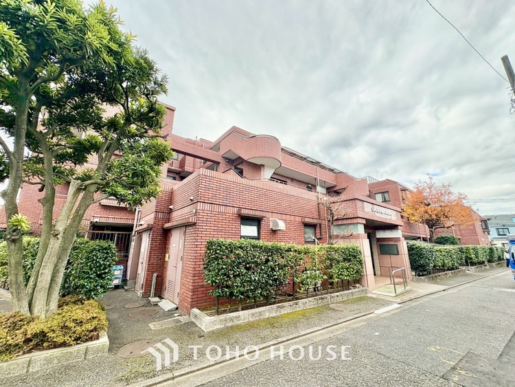 内装 使いやすく、明るい洋室に仕上がります。子供部屋や趣味のお部屋にご利用できます。