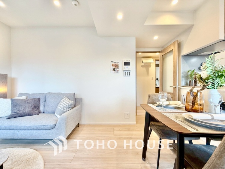 内装 ◆ここに在る◆事も無げに美しく、伝えるには筆舌に尽くし難い。豪華絢爛や華美と言う事ではなく、住まう者にとって暮らし易く心地がいいと言う美しさがこの住まいには込められている。