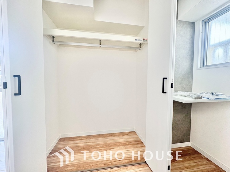 内装 【LIVING】◆陽光◆が差し込む。この開放的なLDKに家族の笑顔が集う。家族が一緒に過ごす空間は明るく、そして居心地よく。