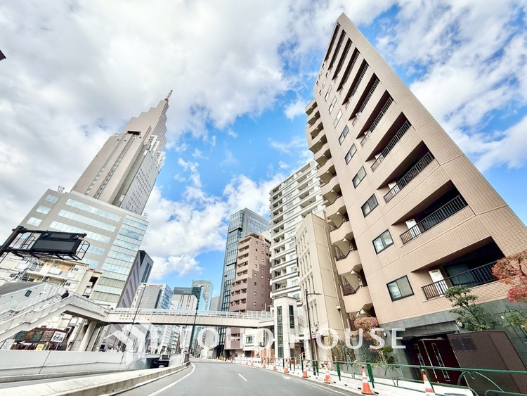 外観 ◆共有空間◆些細な事でほっぺを膨らまして怒る君。それでも僕達はこれからも一緒だよ。喧嘩をしても離れたくないから一つはさんだ同じ場所にいる。分かるよ。そこに君が