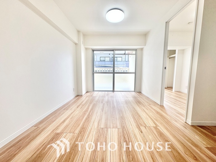 内装 【LIVING】◆扉を◆開くとこの景色。家族の”おかえり”の声が聞こえてきそう。