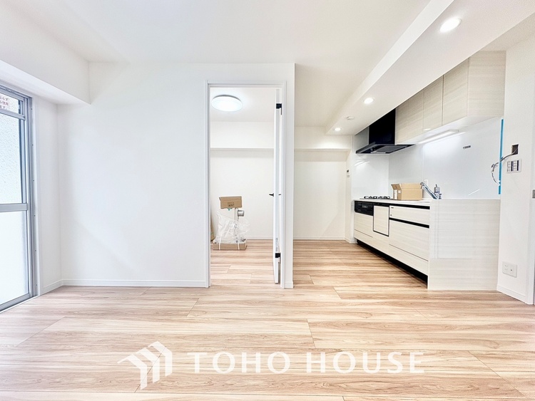 内装 【LIVING】◆住む喜び、楽しさ、感動◆を君と共有したい。いつまでもずっと家族を見渡せるこの広い空間で。