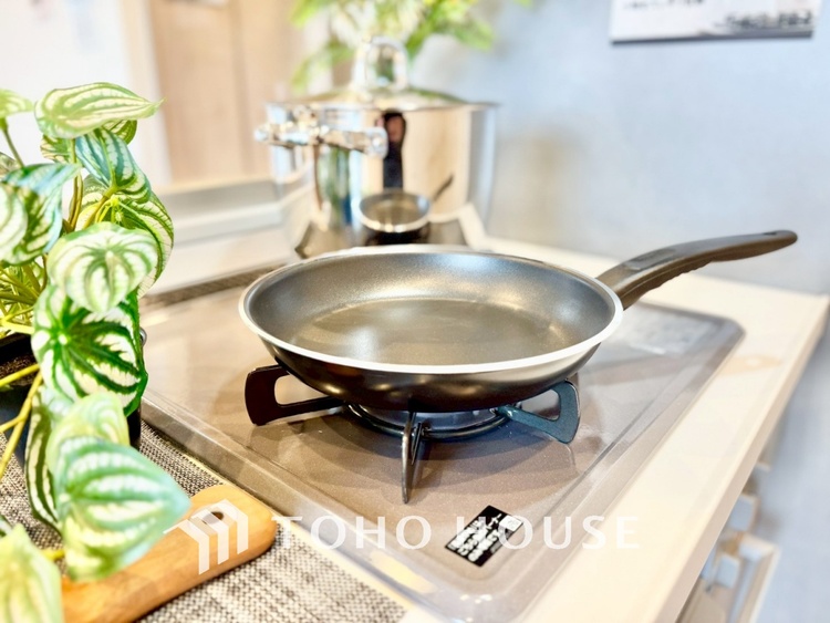 キッチン ◆愛育◆キッチンは家族の絆を育む大切な空間。シンプルで使い易いSystemKitchenで愉しく作る料理は愛情のある美味しいご馳走に。