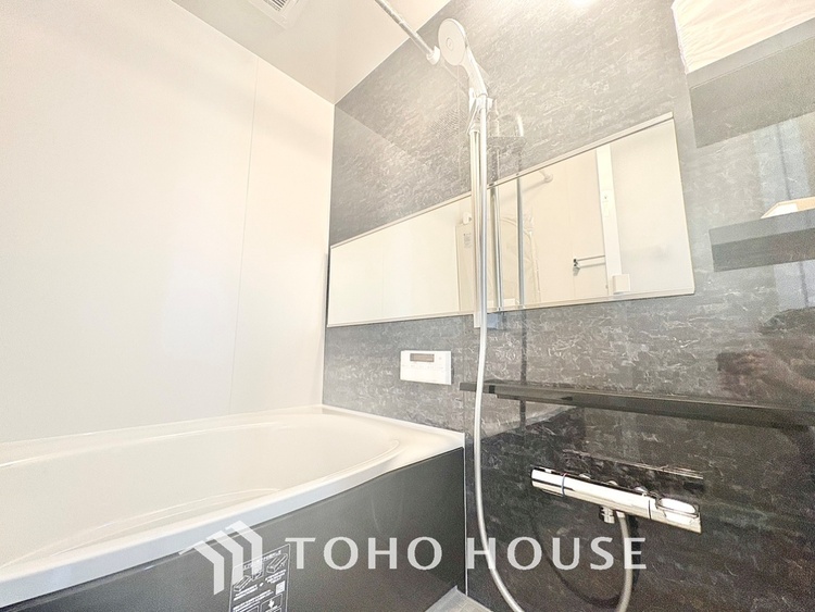 風呂 【BATHROOM】◆プライベートな空間◆simpleだからrelaxできるんです。こころもからだもキレイさっぱり。