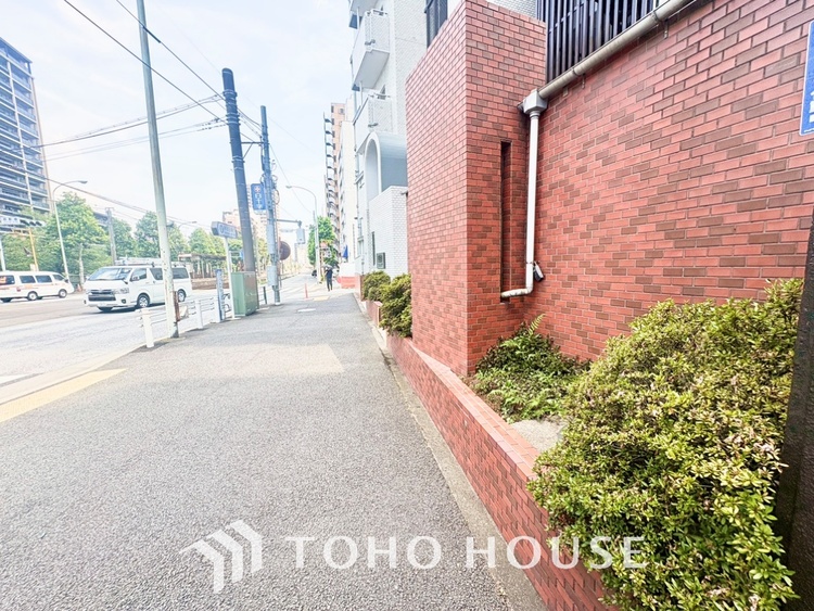 外観 【The beginning of everything】その邸が魅せる気品、重厚感、柔らかさ。それは訪れた人に安らぎを与える特別な空間。すべての始まりをここから。