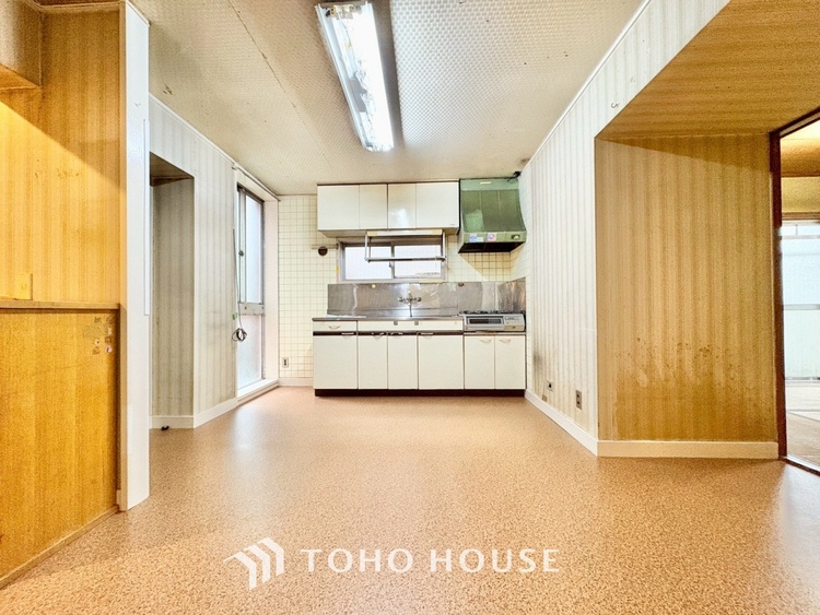 内装 ◆瀟洒な空間◆落ち着きのある彩が見事に調和させた瀟洒な空間を演出。ここに集まる家族の会話と笑顔が絶え間なく続く幸せな空間。