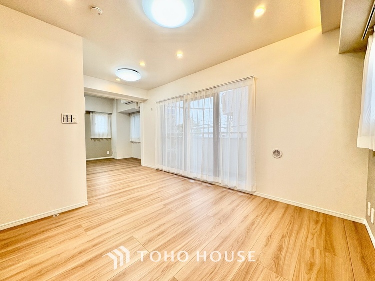 内装 「想像していた以上に広い」が写真を撮っているときの感想です。家事動線に配慮したプランによりご家族がくつろげる明るく広い空間が確保できました。