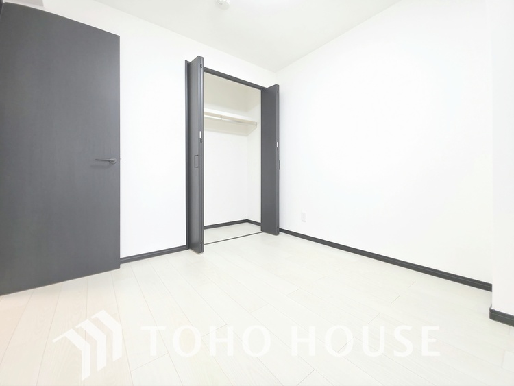 内装 極上のプライベート空間が、深い安らぎを誘います。一日の疲れを忘れさせる静けさと、心地よい目覚めを約束する聖域です。