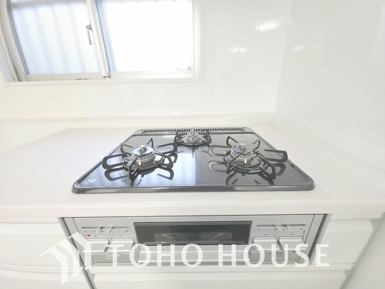 キッチン あなたの創造性を刺激する舞台。最新の機能と美しいデザインが融合し、料理の時間を至福の瞬間に変えます。