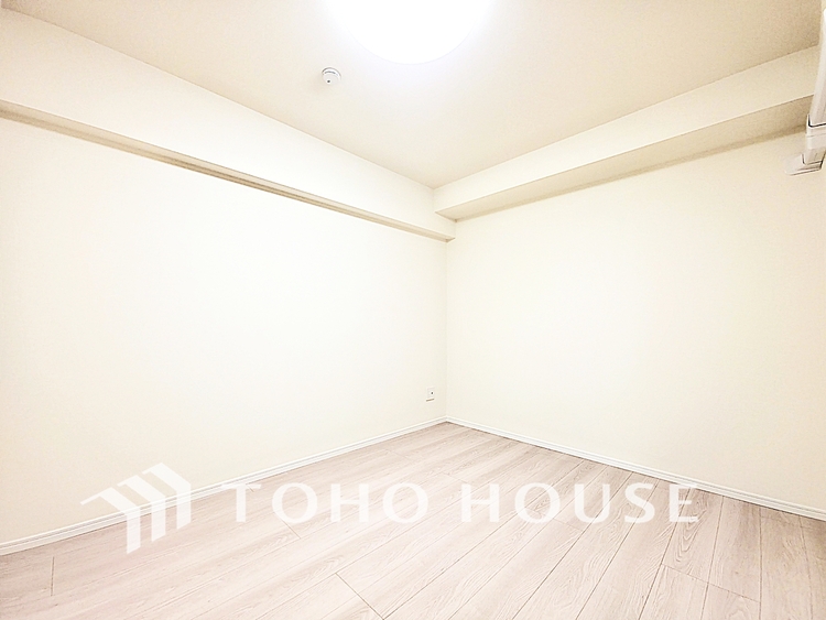 内装 極上のプライベート空間が、深い安らぎを誘います。一日の疲れを忘れさせる静けさと、心地よい目覚めを約束する聖域です。