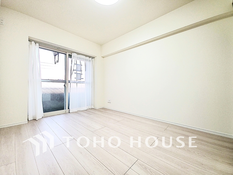 内装 極上のプライベート空間が、深い安らぎを誘います。一日の疲れを忘れさせる静けさと、心地よい目覚めを約束する聖域です。